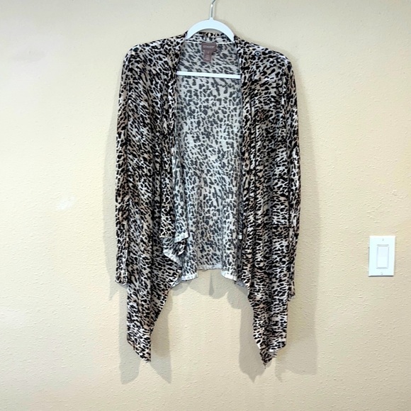 Women’s Chico’s size 1 open front animal print Top Medium - Picture 1 of 3
